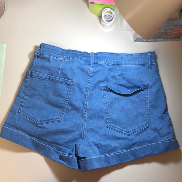 Forever 21 High Rise Cuffed Shorts - Picture 2 of 2
